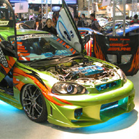 ネオン管で愛車をドレスアップ!
